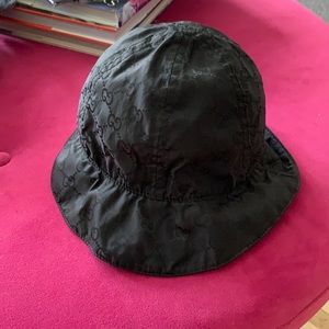 Adorable Gucci Rainhat